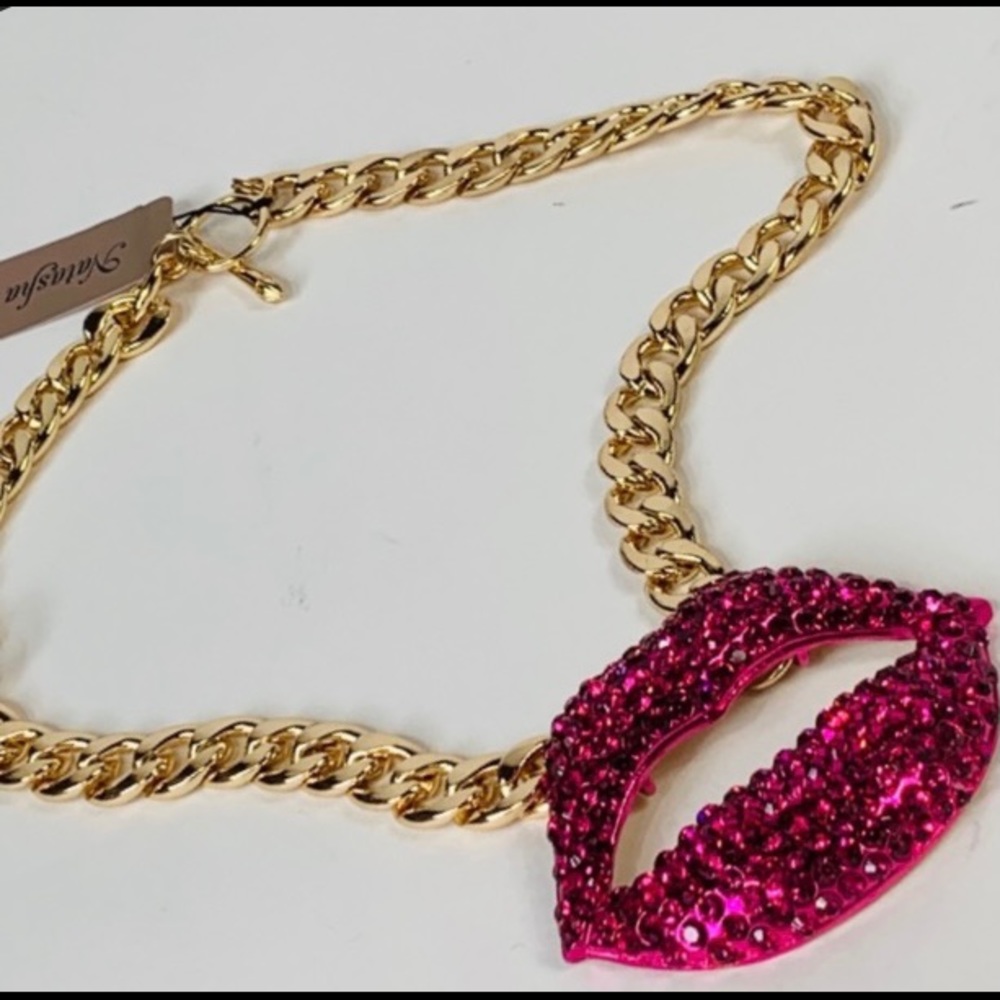 Natasha exclusive hot pink crystal lip link chain